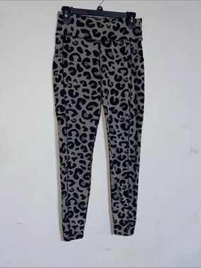POP Fit Black Leopard Print Leggings on Taupe